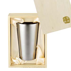 Made in 燕】チタン製 二重構造タンブラー 霞 240ml 木箱入り | 記念